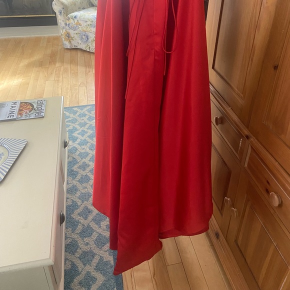 GORGEOUS RED GOWN!! Pockets, lace up back, stunning!!!! - Picture 10 of 11